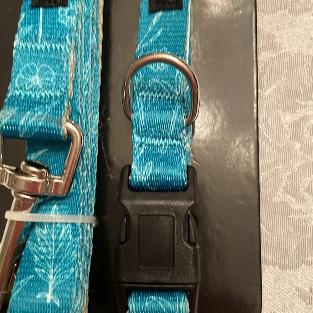 TAHARI dog leash and collar set size small